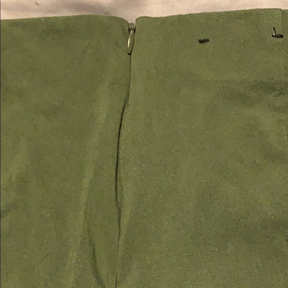 Capris - Picture 3 of 4